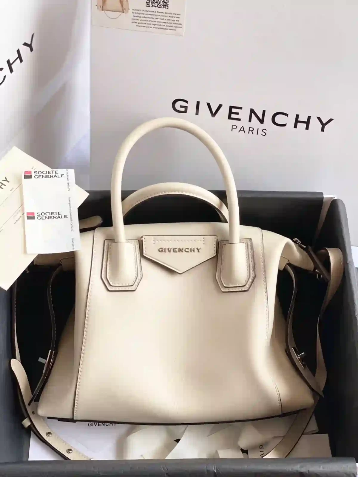 Givenchy Sugar Goatskin Small Antigona Off White Bag