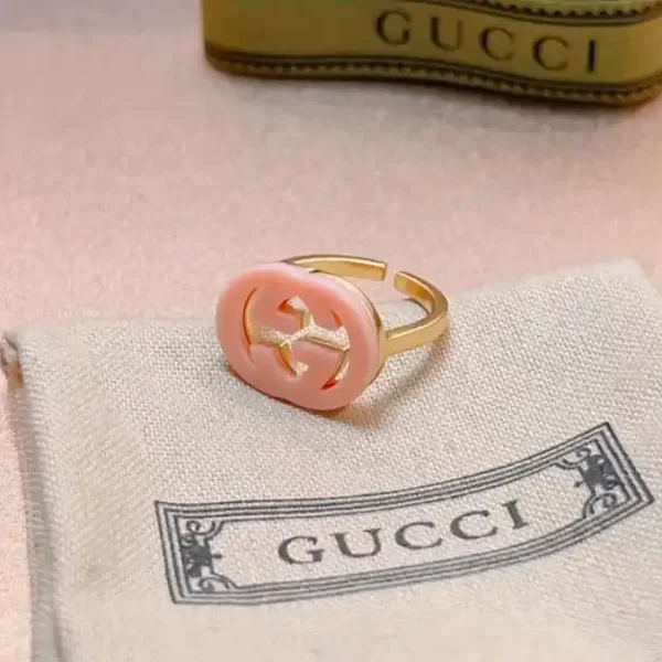 Gucci GG-Motif Hair Clip Running Yellow Gold Ring